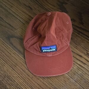 Adjustable hat